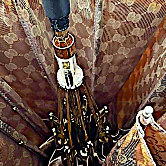 Authentic Gucci Rare Tom Ford 00 AW Monogram GG Bamboo Folding Umbrella - Picture 5 of 9